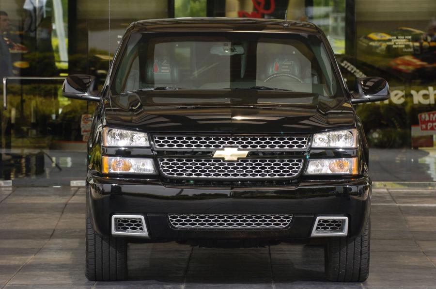  Chevrolet Silverado Intimidator SS 2006 года  (фото 14 из 18)